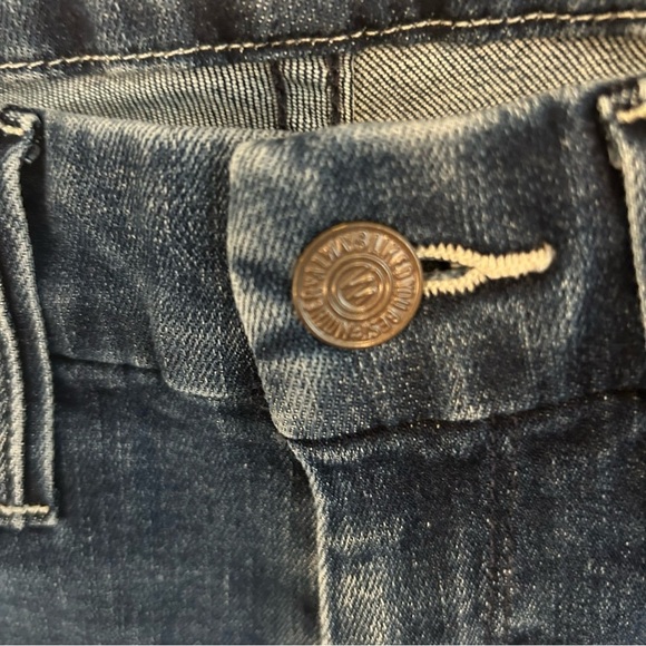 MOTHER The Looker Ankle Fray Jeans in Invitation Only Wash. Size. 25. - Picture 5 of 16